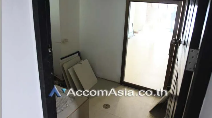 unit Studio  Office space For Rent in Sukhumvit, Bangkok  near BTS Phrom Phong (AA17557)